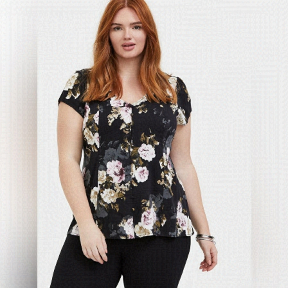 Torrid Stretch Challis Lace-Up Back Top Size 1x